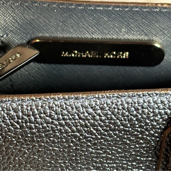 🔥 SALE! Michael Kors Adele Midnight Crossbody Bag with Adjustable Strap - Picture 12 of 16